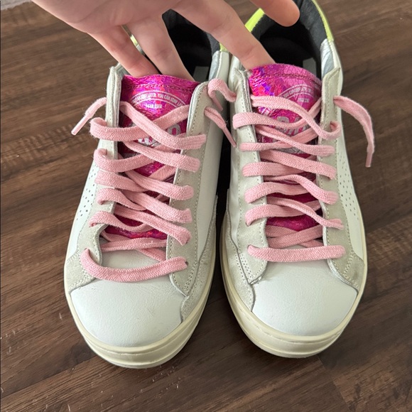 Woman’s P448 John Dogma low-top sneakers pink laces and a neon heel tab - Picture 12 of 15